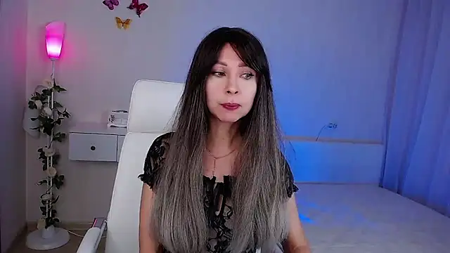 Snapshot of wendifoste chatting on 12-15-25, 06:45 wendifoste online show from 12-15-25, 06:45