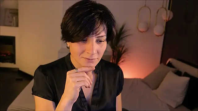 LorenDaze online show from 11-25-25, 02:06