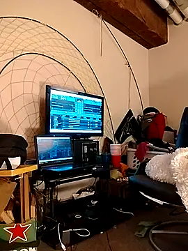 eatmeplease44 online show from 12-17-25, 03:18