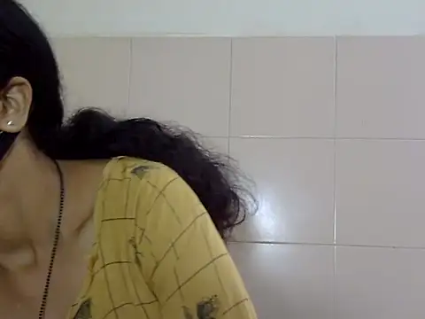 Indian Horny Wife online show from 09-18-25, 07:54