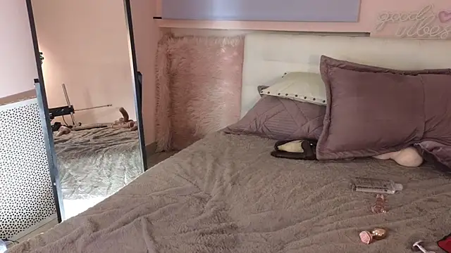 AmalyGreen online show from 03-21-25, 05:02