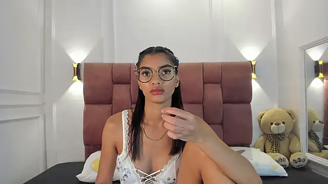 Snapshot of liagirl_cute chatting on 01-11-25, 05:20 liagirl cute online show from 01-11-25, 05:20