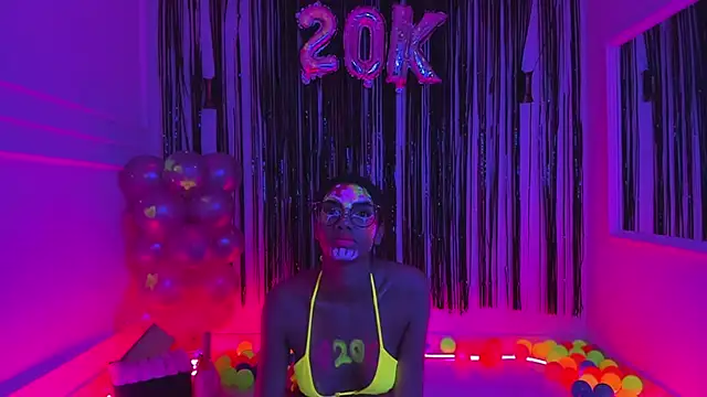 Snapshot of liagirl_cute chatting on 01-24-25, 05:31 liagirl cute online show from 01-24-25, 05:31