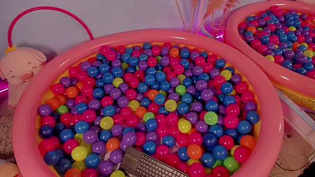 Snapshot of liagirl_cute chatting on 03-07-25, 06:57 liagirl cute online show from 03-07-25, 06:57