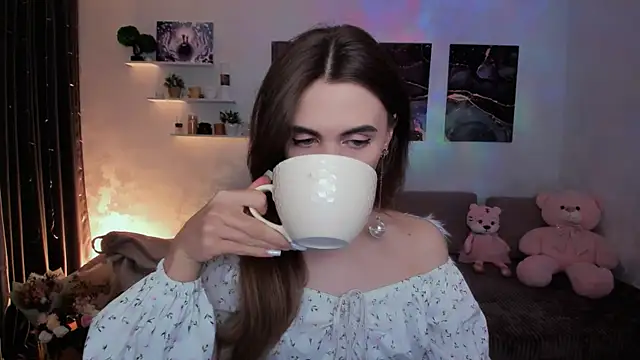 Snapshot of aPieceOfJoy chatting on 12-18-25, 09:54 aPieceOfJoy online show from 12-18-25, 09:54