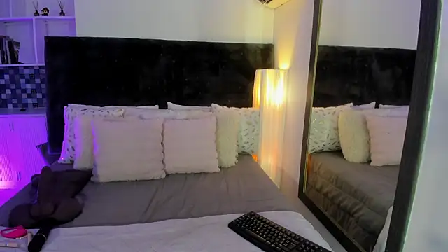 Karlagonzales  online show from 07-02-26, 06:58
