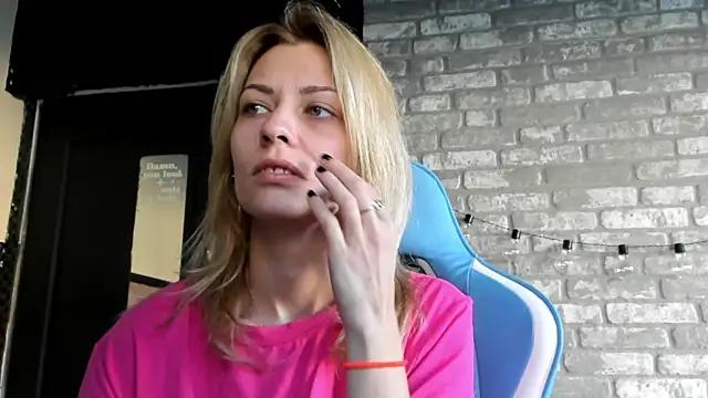 karo123421 online show from 11-13-25, 08:13