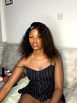 Snapshot of peeky_pinky chatting on 11-08-25, 08:25 peeky pinky online show from 11-08-25, 08:25