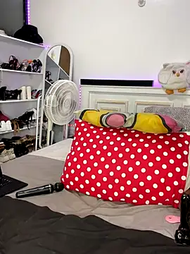 Snapshot of peeky_pinky chatting on 11-13-25, 10:03 peeky pinky online show from 11-13-25, 10:03