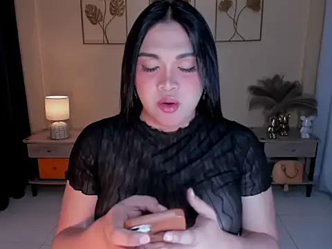 Snapshot of MaxeneCullens chatting on 05-26-26, 03:24 MaxeneCullens online show from 05-26-26, 03:24