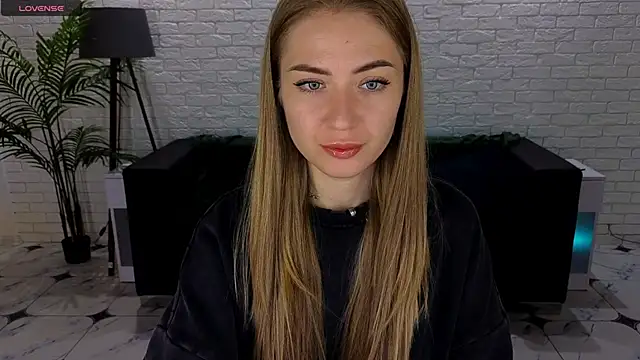 Adelyna Bird online show from 09-21-25, 06:37