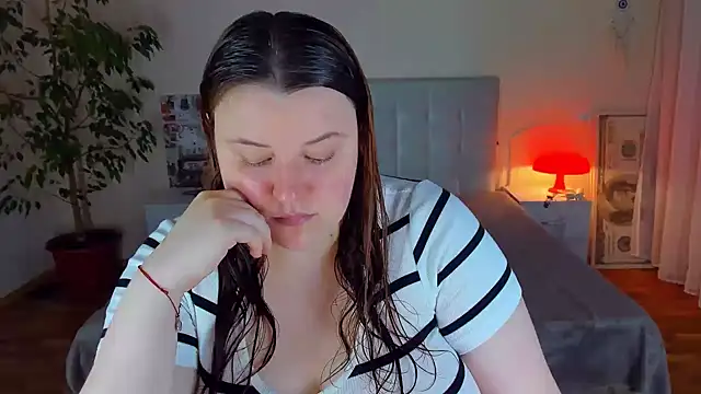 PolinaSalvatore online show from 07-27-26, 04:58