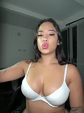 Snapshot of Nattasha_Brown chatting on 11-16-25, 09:59 Nattasha Brown online show from 11-16-25, 09:59