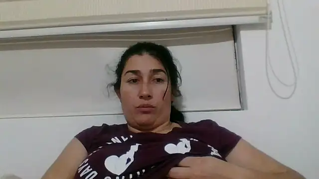 Snapshot of andreaisis2 chatting on 02-09-25, 05:29 andreaisis2 online show from 02-09-25, 05:29