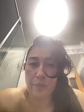 Snapshot of andreaisis2 chatting on 02-17-25, 04:09 andreaisis2 online show from 02-17-25, 04:09