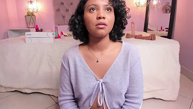 Snapshot of Zafiiraa chatting on 01-22-25, 03:07 Zafiiraa online show from 01-22-25, 03:07