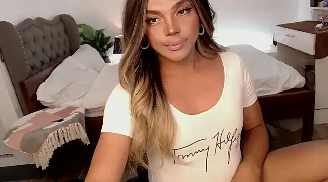 Snapshot of liaa_lurrecams chatting on 01-24-25, 12:41 liaa lurrecams online show from 01-24-25, 12:41