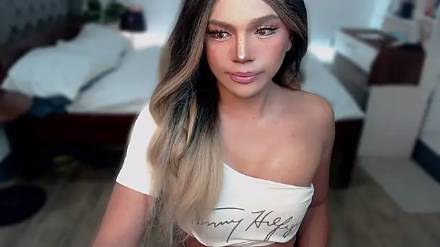 Snapshot of liaa_lurrecams chatting on 11-11-25, 06:19 liaa lurrecams online show from 11-11-25, 06:19