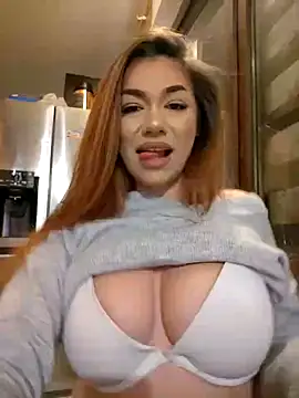 Snapshot of Ella_sweety chatting on 01-20-25, 10:26 Ella sweety online show from 01-20-25, 10:26