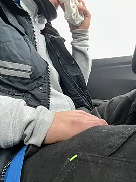 simoninside25 online show from 12-16-25, 12:32