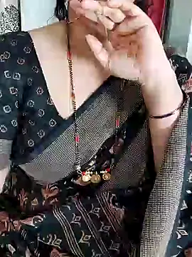 Snapshot of Indian_desi_wife chatting on 01-12-25, 07:53 Indian desi wife online show from 01-12-25, 07:53