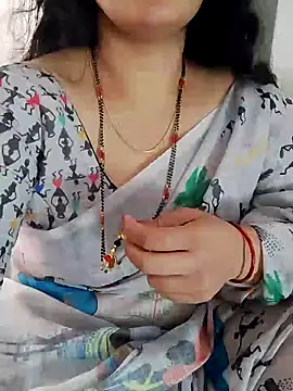 Snapshot of Indian_desi_wife chatting on 01-13-25, 06:38 Indian desi wife online show from 01-13-25, 06:38