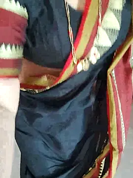 Snapshot of Indian_desi_wife chatting on 02-20-25, 02:51 Indian desi wife online show from 02-20-25, 02:51