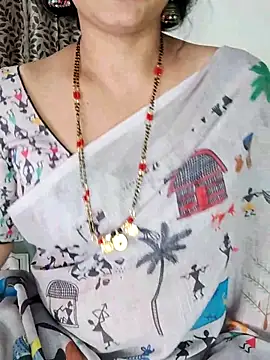 Snapshot of Indian_desi_wife chatting on 03-05-25, 12:38 Indian desi wife online show from 03-05-25, 12:38