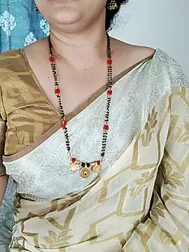 Snapshot of Indian_desi_wife chatting on 11-08-25, 02:56 Indian desi wife online show from 11-08-25, 02:56