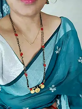 Snapshot of Indian_desi_wife chatting on 11-13-25, 01:59 Indian desi wife online show from 11-13-25, 01:59