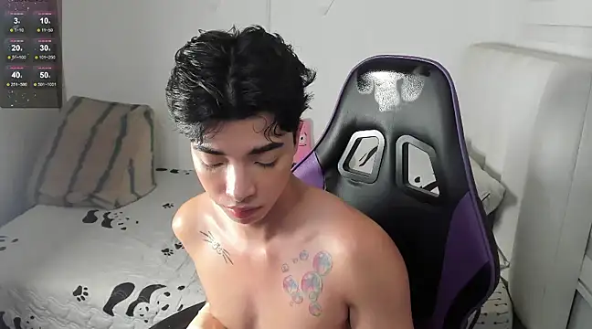 Snapshot of santy7v7 chatting on 02-02-25, 04:32 santy7v7 online show from 02-02-25, 04:32