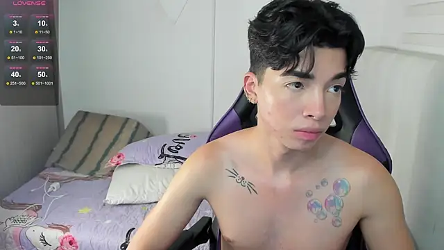 Snapshot of santy7v7 chatting on 03-21-25, 04:18 santy7v7 online show from 03-21-25, 04:18