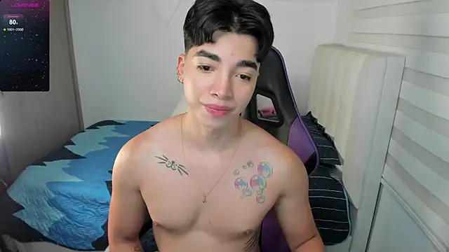 Snapshot of santy7v7 chatting on 09-21-25, 01:24 santy7v7 online show from 09-21-25, 01:24