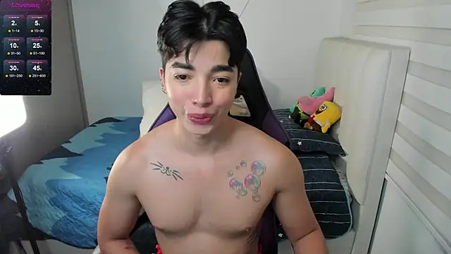 Snapshot of santy7v7 chatting on 10-14-25, 01:34 santy7v7 online show from 10-14-25, 01:34