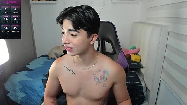 Snapshot of santy7v7 chatting on 10-18-25, 01:12 santy7v7 online show from 10-18-25, 01:12