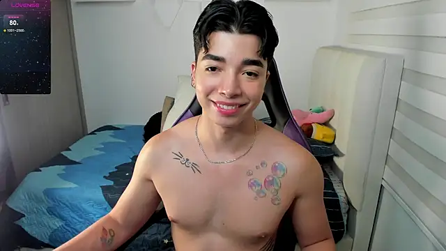 Snapshot of santy7v7 chatting on 10-22-25, 01:22 santy7v7 online show from 10-22-25, 01:22