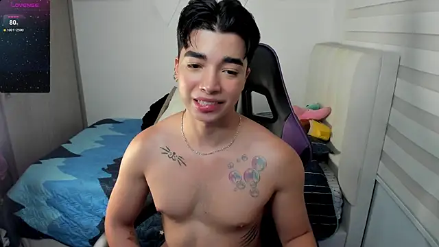 Snapshot of santy7v7 chatting on 10-25-25, 01:18 santy7v7 online show from 10-25-25, 01:18