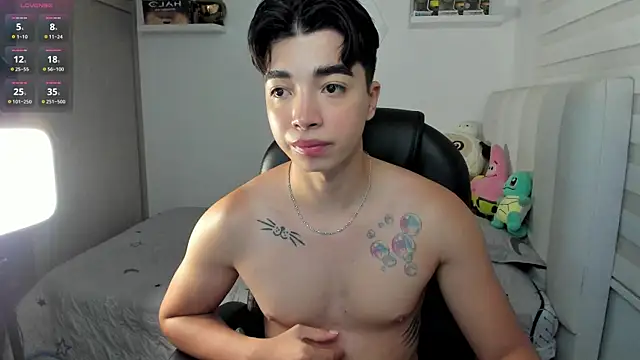 Snapshot of santy7v7 chatting on 11-23-25, 01:22 santy7v7 online show from 11-23-25, 01:22