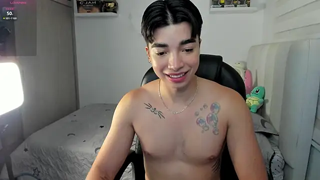 Snapshot of santy7v7 chatting on 11-25-25, 01:22 santy7v7 online show from 11-25-25, 01:22