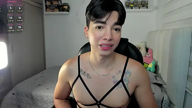 Snapshot of santy7v7 chatting on 11-30-25, 01:37 santy7v7 online show from 11-30-25, 01:37