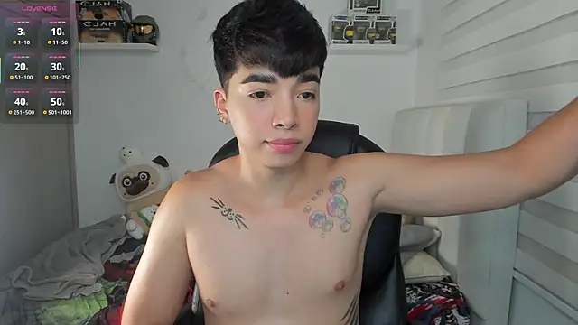 santy7v7 online show from 04-19-26, 01:32