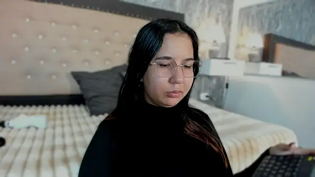 Lia sarahi online show from 10-22-25, 11:21