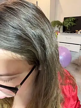 DienkaGreen online show from 12-18-25, 04:40