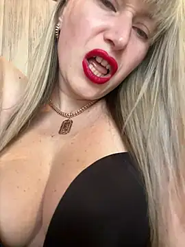 Kittenforyou online show from 02-26-25, 01:41