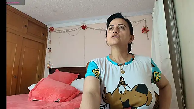 ISABEEL SOFIA01 online show from 05-17-26, 11:45
