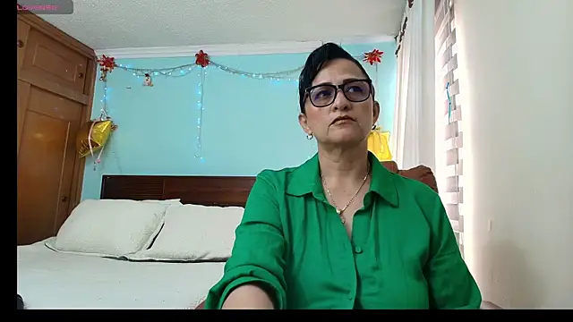 ISABEEL SOFIA01 online show from 07-18-26, 07:39
