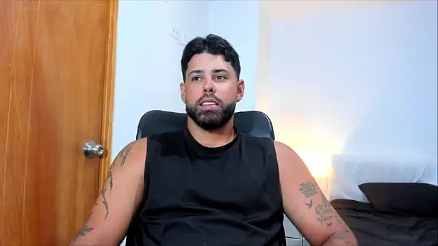 Snapshot of Justyn_Torres chatting on 04-30-26, 11:27 Justyn Torres online show from 04-30-26, 11:27