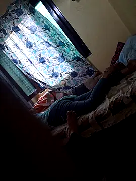 Adityagj123 online show from 10-11-25, 11:42