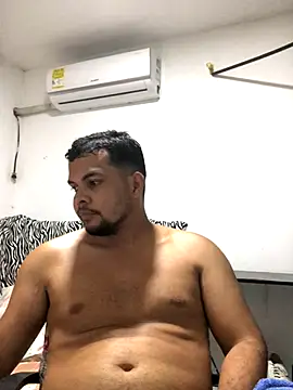 ElsecretodeBruno online show from 11-17-25, 01:00