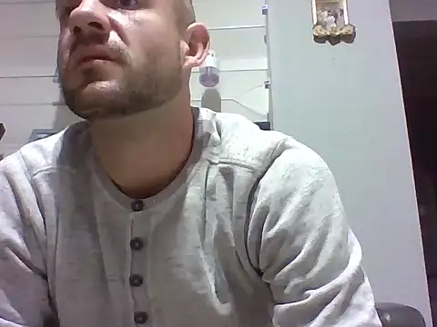 Snapshot of aroj95 chatting on 11-23-25, 03:01 aroj95 online show from 11-23-25, 03:01